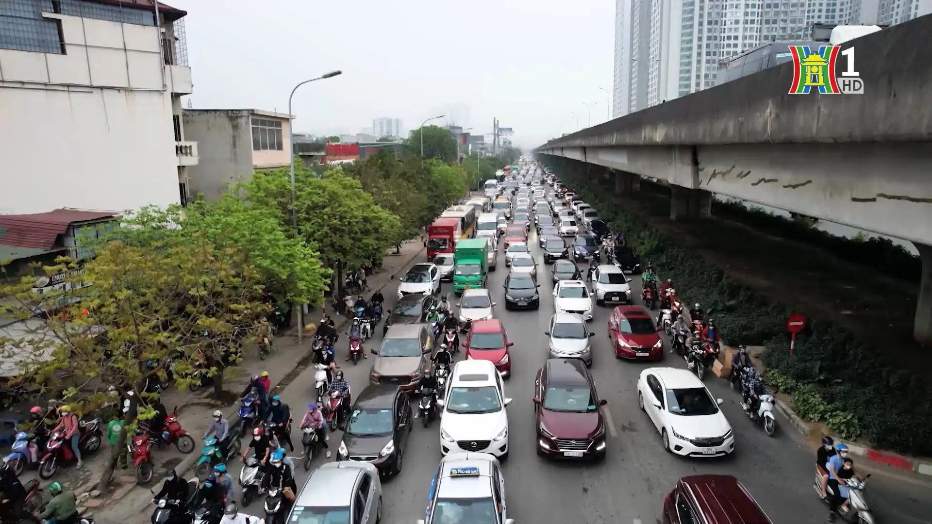 Giao thông Hà Nội - nhu cầu vượt nhiều lần năng lực | Đảng trong cuộc sống | 10/11/2025